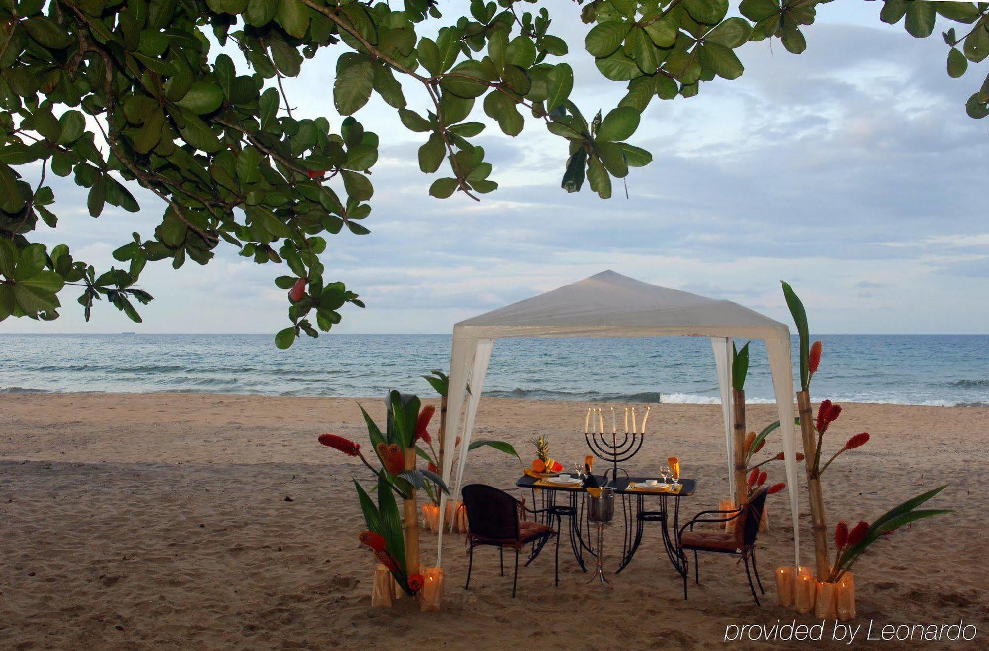 Отель Almonds And Corals Puerto Viejo de Talamanca Экстерьер фото